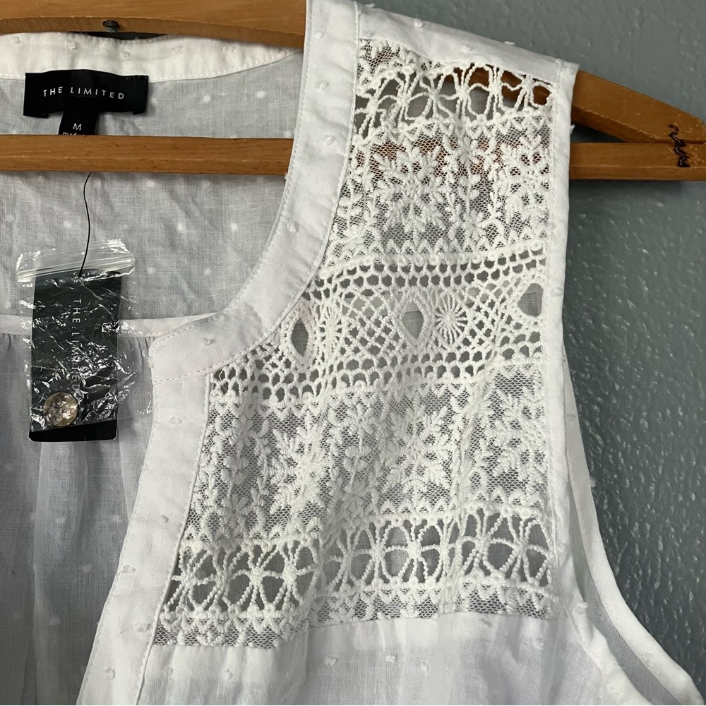 White Sleeveless Button-Up Top - Picture 4 of 5